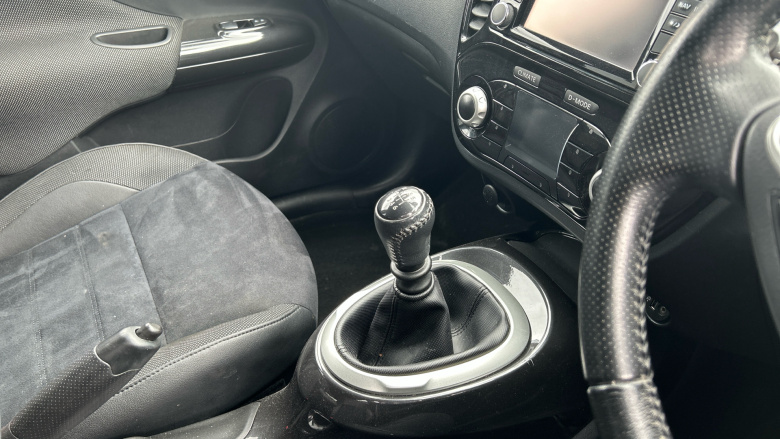 Nissan Juke 1.5 dCi N-Connecta 5dr Diesel Hatchback